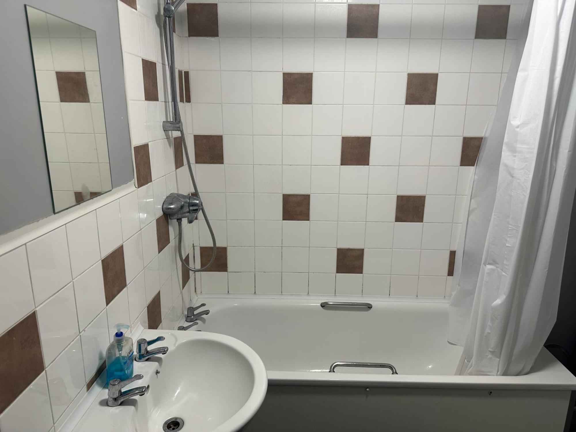 Wembley Serviced Apartment, 20Mins From Central Лондон Екстер'єр фото